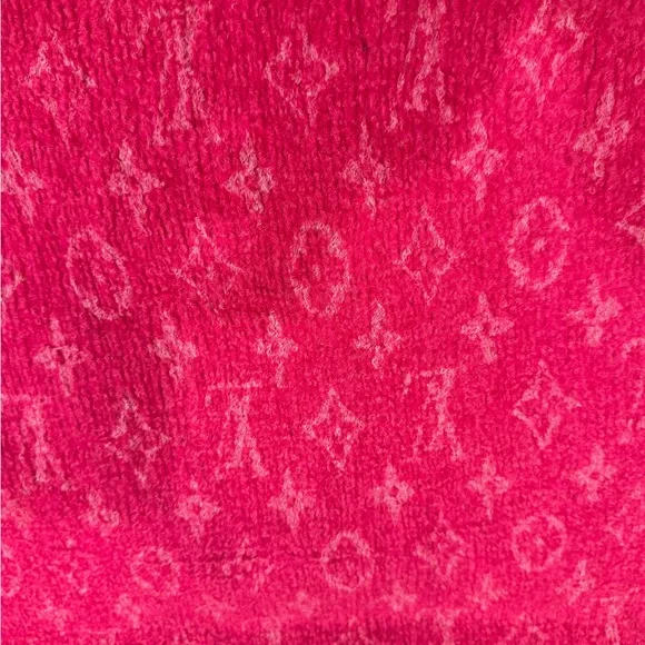 Louis Vuitton Vibrant Pink Scarf - Picture 2 of 2